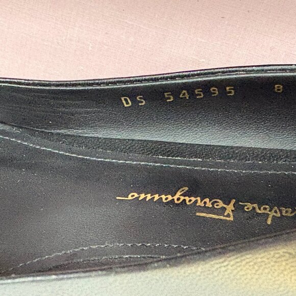 NEW-Salvatore Ferragamo-54595-Women Black Leather heel Dress shoes.Sz-8B.Italy. - Picture 5 of 14
